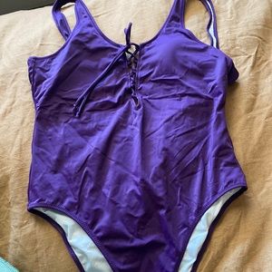 One piece swim suit